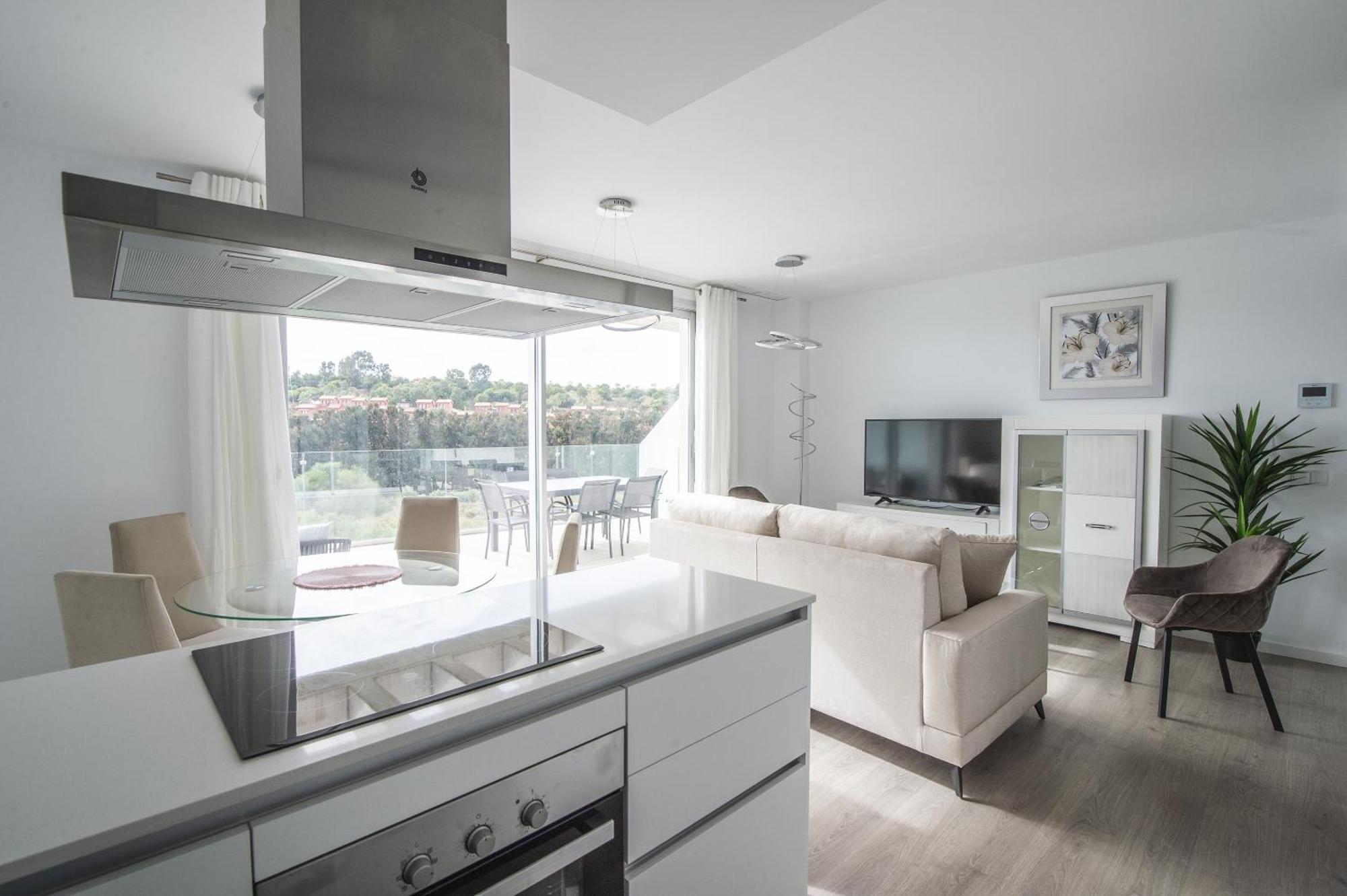 Serenity 2br With Pool Apartment *